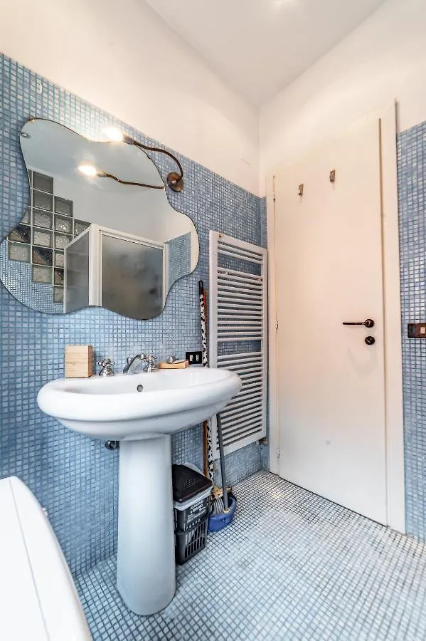 Apartment Ostia Lido Holiday Home - 5 Min Dalla Spiaggia Italy