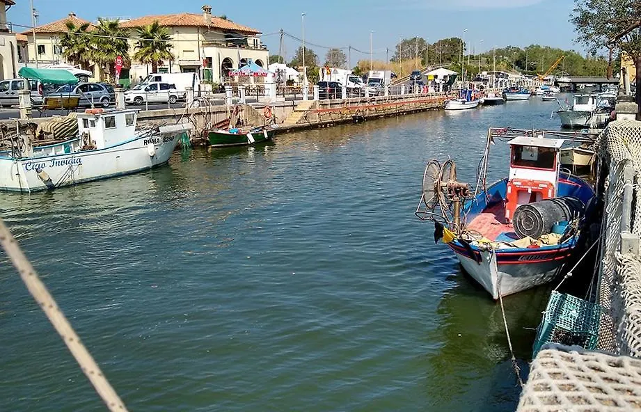 Ostia Lido Holiday Home - 5 Min Dalla Spiaggia Apartment