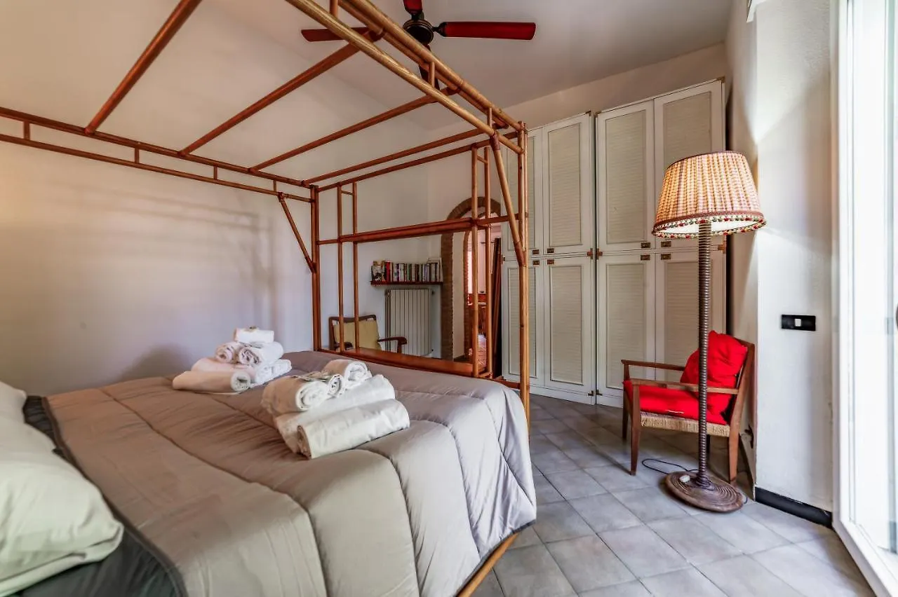Apartment Ostia Lido Holiday Home - 5 Min Dalla Spiaggia