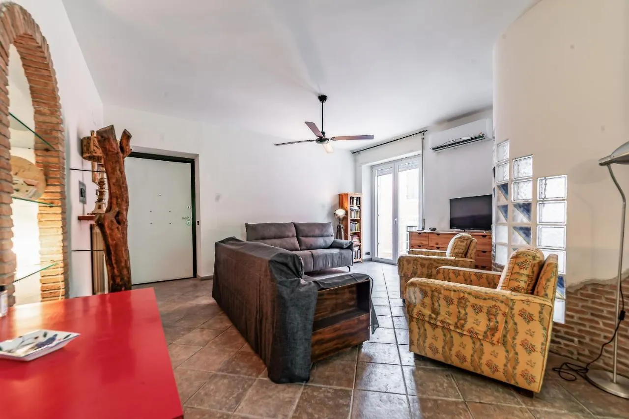 Apartment Ostia Lido Holiday Home - 5 Min Dalla Spiaggia